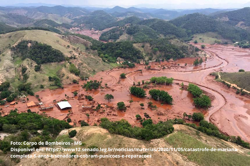 Imagens aéreas de Bento Ribeiro após o desastre da Samarco.