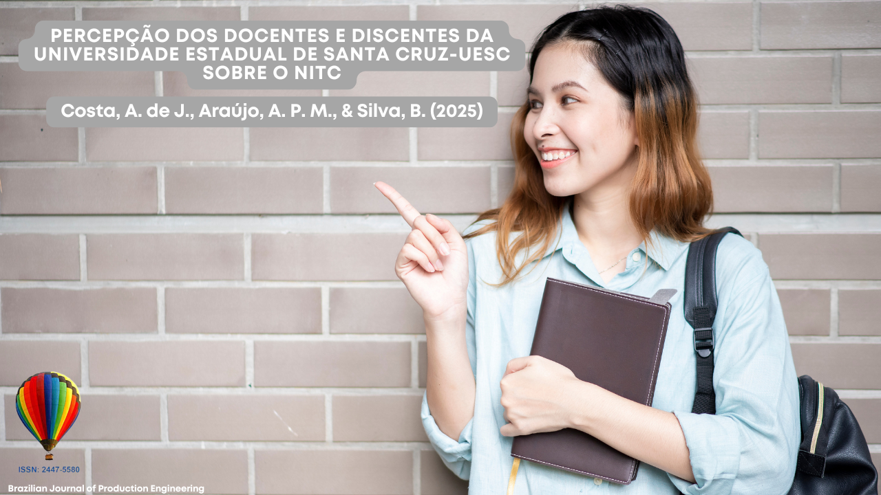 Estudante sorridente, de pé em frente a uma parede de tijolos claros, usando mochila e segurando um caderno marrom. Ela aponta com a mão direita para o título do artigo exibido na capa da revista.