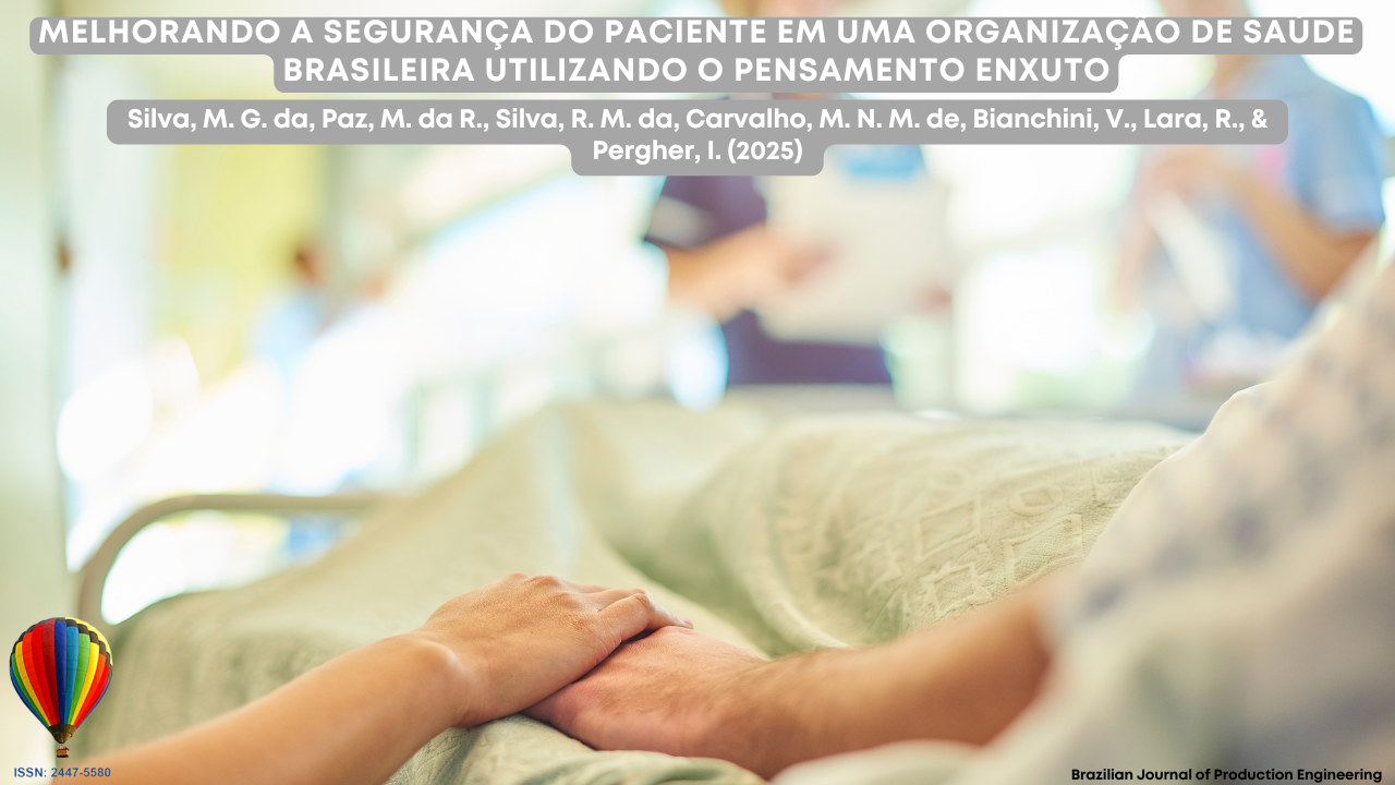 Fotografia em ambiente hospitalar mostrando um(a) paciente deitado(a) em uma maca, segurando a mão de outra pessoa em gesto de apoio e cuidado. Ao fundo, profissionais de saúde aparecem desfocados, representando o trabalho colaborativo em um hospital. A imagem transmite acolhimento e segurança, destacando a importância da empatia e do pensamento enxuto na gestão hospitalar.